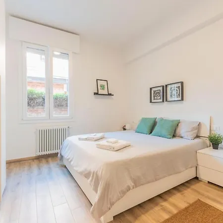 A 10 Min Da Sant'orsola - Interno 4 Con Design E Comfort アパート ボローニャ