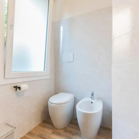 A 10 Min Da Sant'orsola - Interno 4 Con Design E Comfort Apartamento