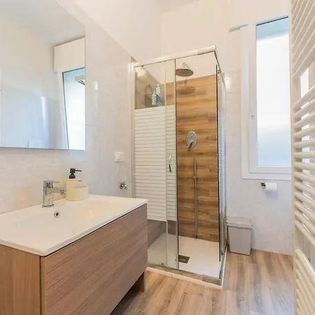 A 10 Min Da Sant'orsola - Interno 4 Con Design E Comfort דירה בולוניה