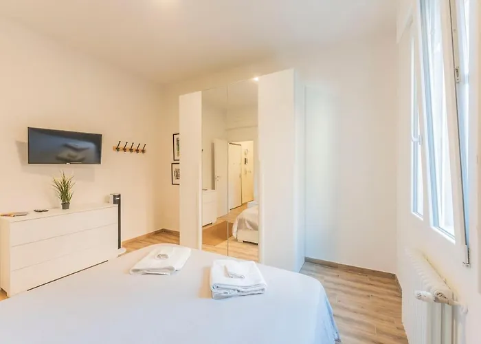 شقة A 10 Min Da Sant'orsola - Interno 4 Con Design E Comfort بولونيا